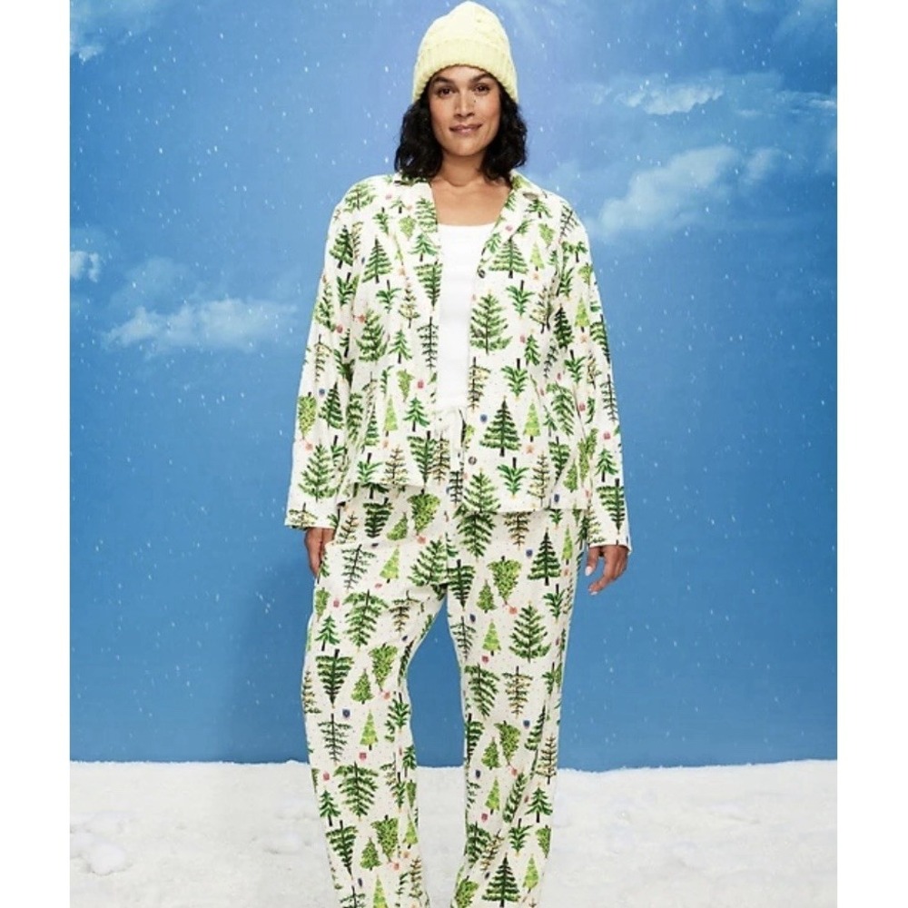 Old Navy Women's Holiday Christmas Trees Flannel  Pajama Set PJS Large,0401